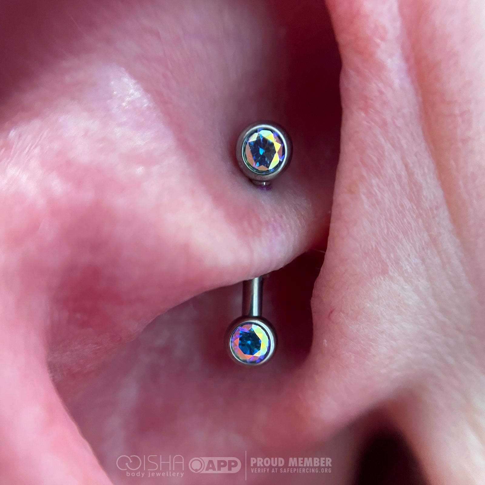 Neometal Side Set Aurora Borealis Cz Gem Curved Barbell Threadless Ab / 2.5Mm 7.9Mm 5/16