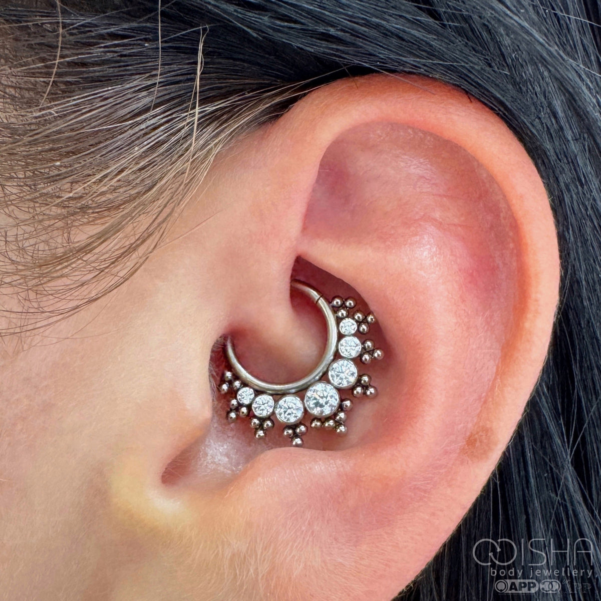 LeRoi Titanium Haute Couture Bijoux 7 White CZ Seam Ring