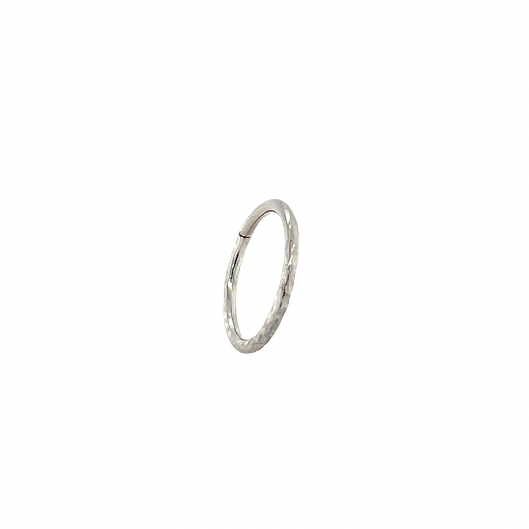 Apex Niobium Hammered Seam Ring