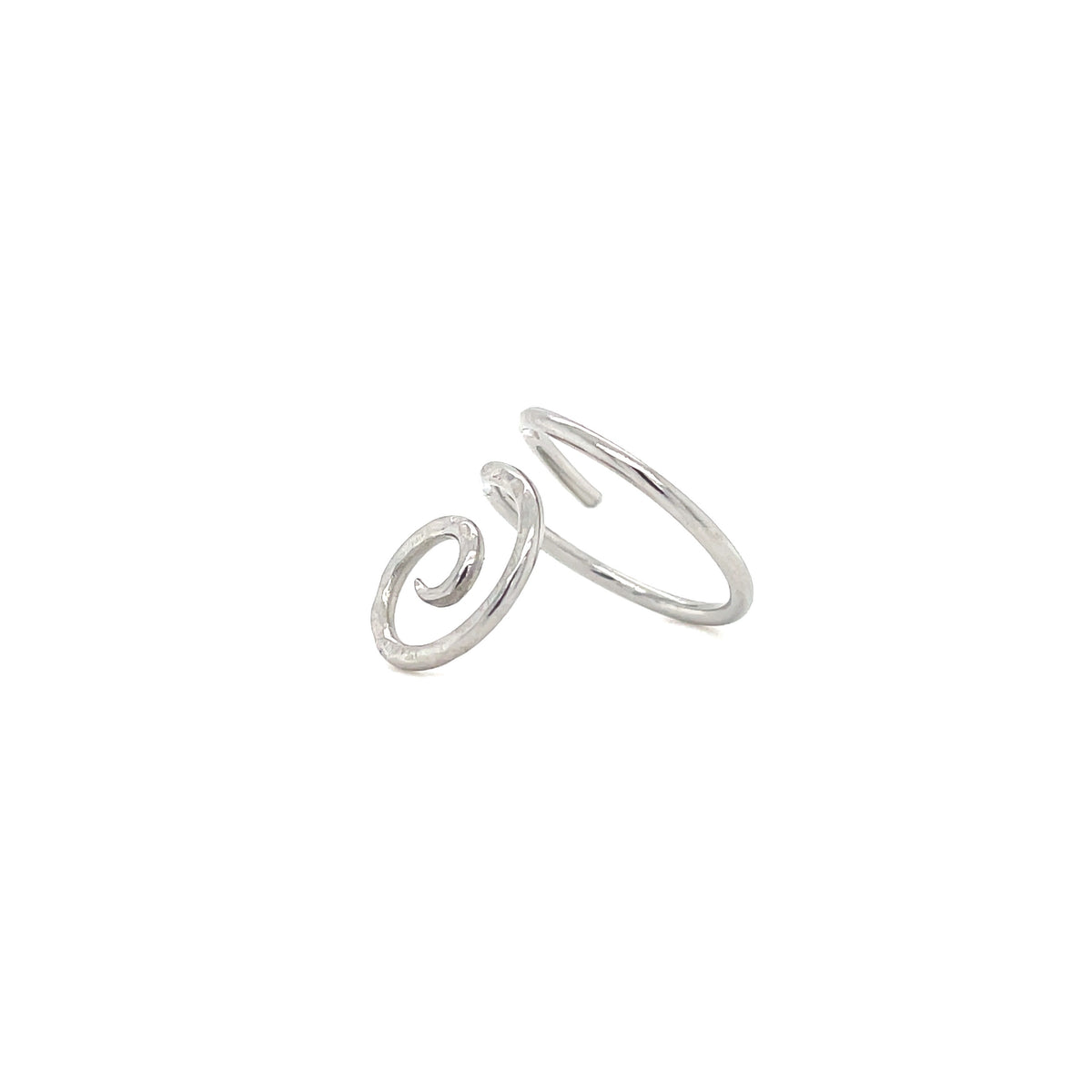 Apex Niobium Hammered Camulus Conch Spiral Ring